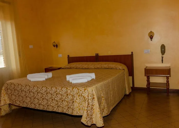 Hotel Holiday Hotel *