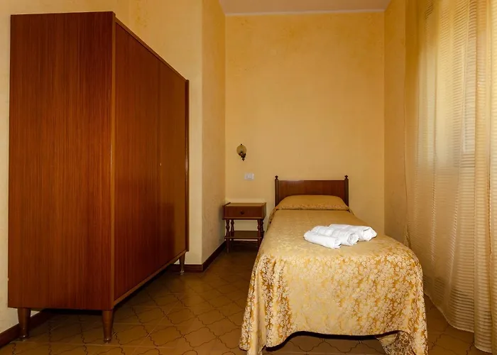 Hotel Holiday Hotel *