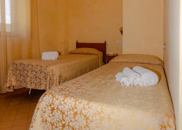 Hotel Hotel Holiday *