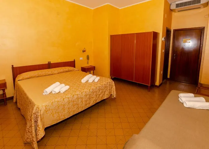 Hotel Holiday Hotel Magliano de' Marsi