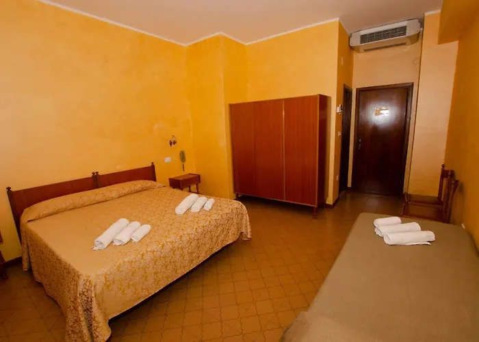 Hotel Holiday Hotel Magliano de' Marsi